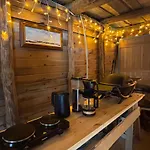 Unique Lakeside Retreat *