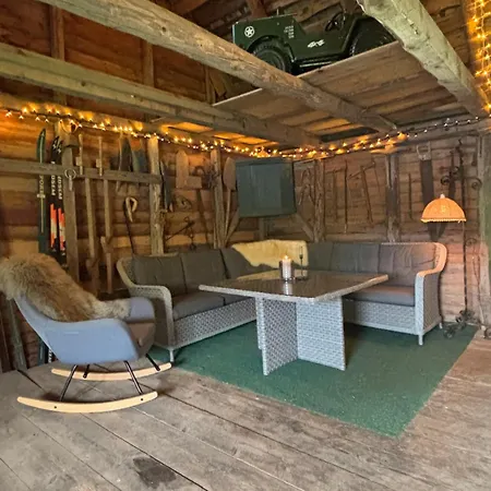 Unique And Romantic Lakeside Experience