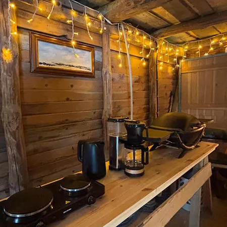 Unique And Romantic Lakeside Experience *