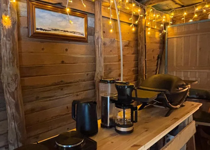 Romantic Lakeside Retreat - Amazing *